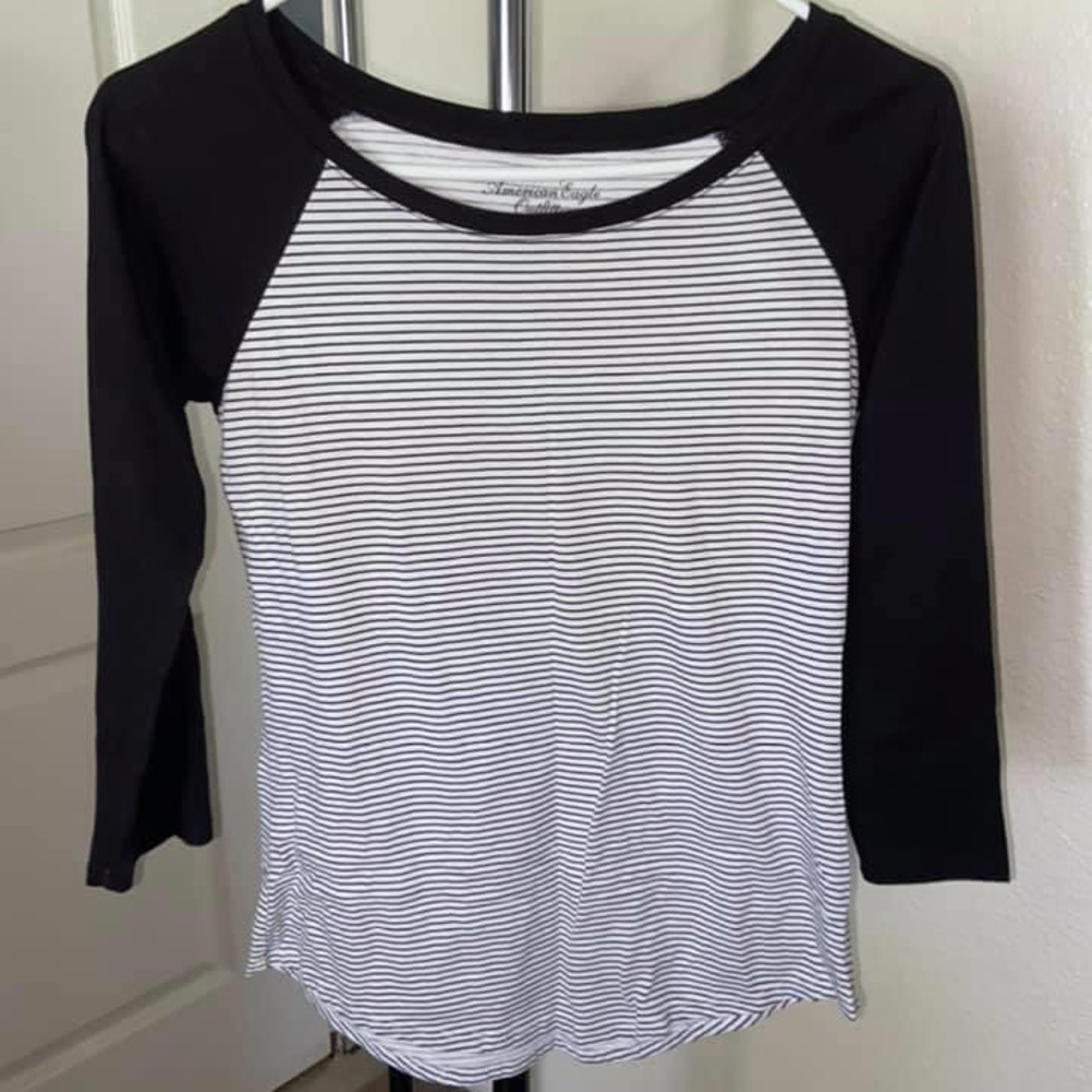American Eagle Mid-Long Sleeve Shirt